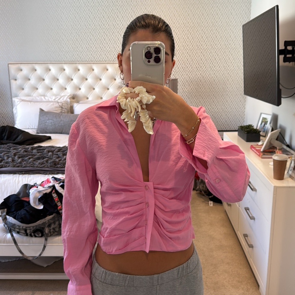 Zara Rouched Button Down. Size Small - image 4